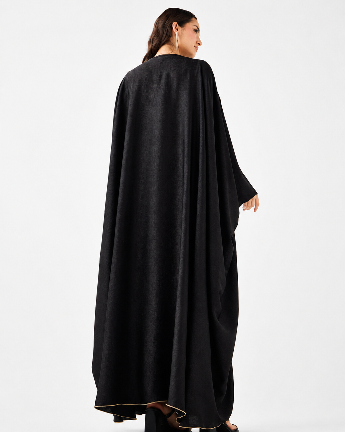 Classic Bisht Abaya – Black – back view – AZRIA KSA

