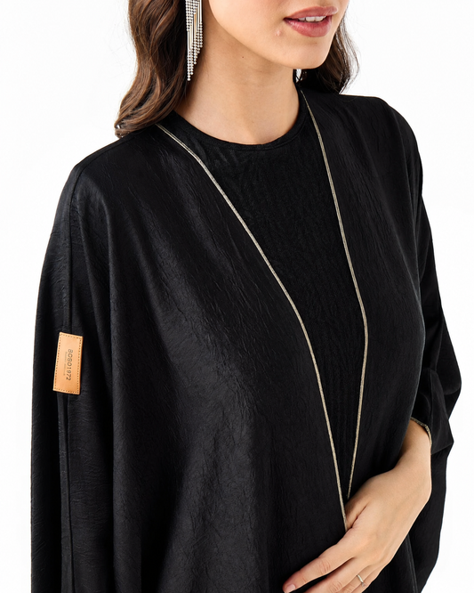 Classic Bisht Abaya – Black – fabric and embroidery detail – AZRIA KSA
