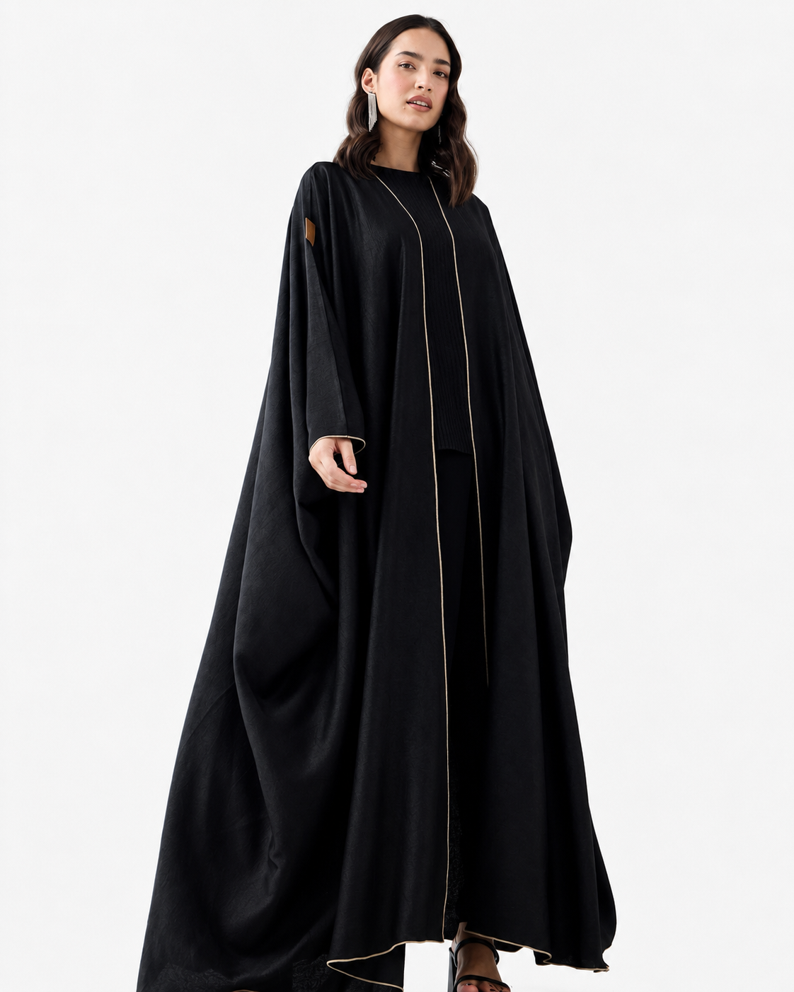 Classic Bisht Abaya – Black – front view – AZRIA KSA
